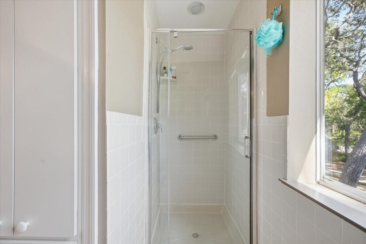 GOLDEN ACRES - Residential