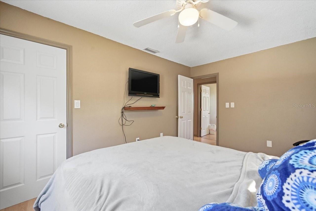 GOLDEN ACRES - Residential