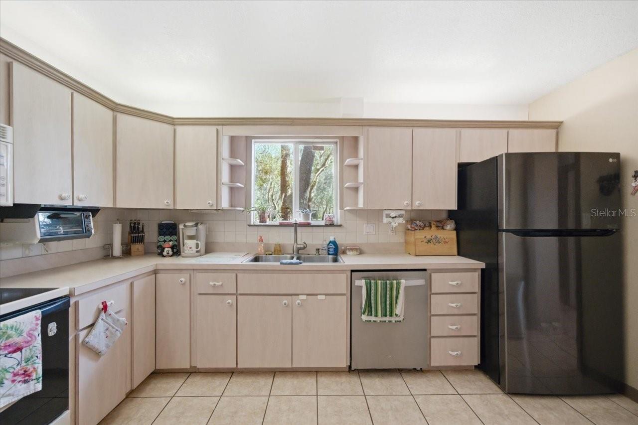 GOLDEN ACRES - Residential