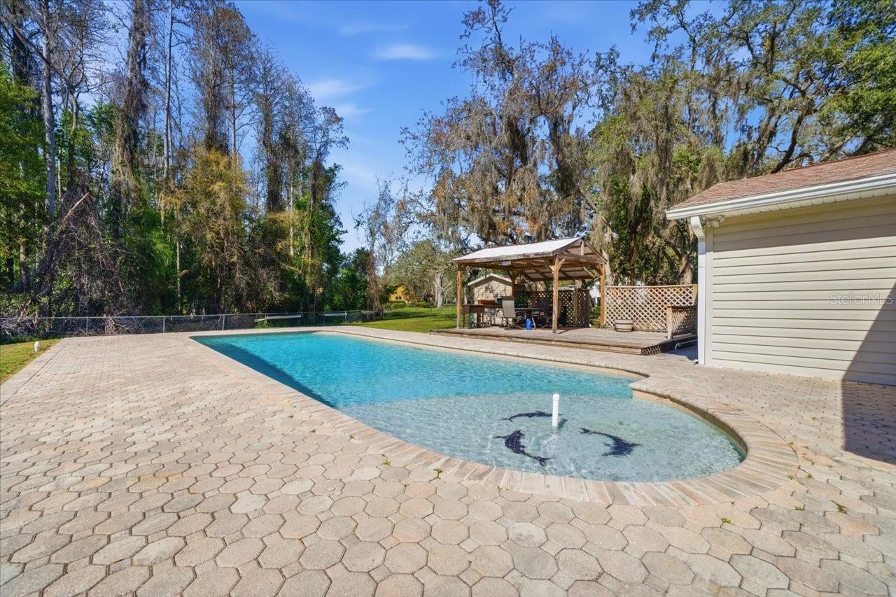 GOLDEN ACRES - Residential