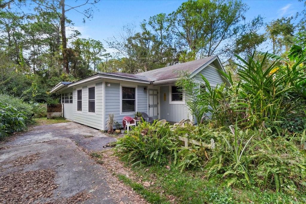 Photo of 15012 N 301 Highway, Thonotosassa, FL 33592 (MLS # TB8390768)