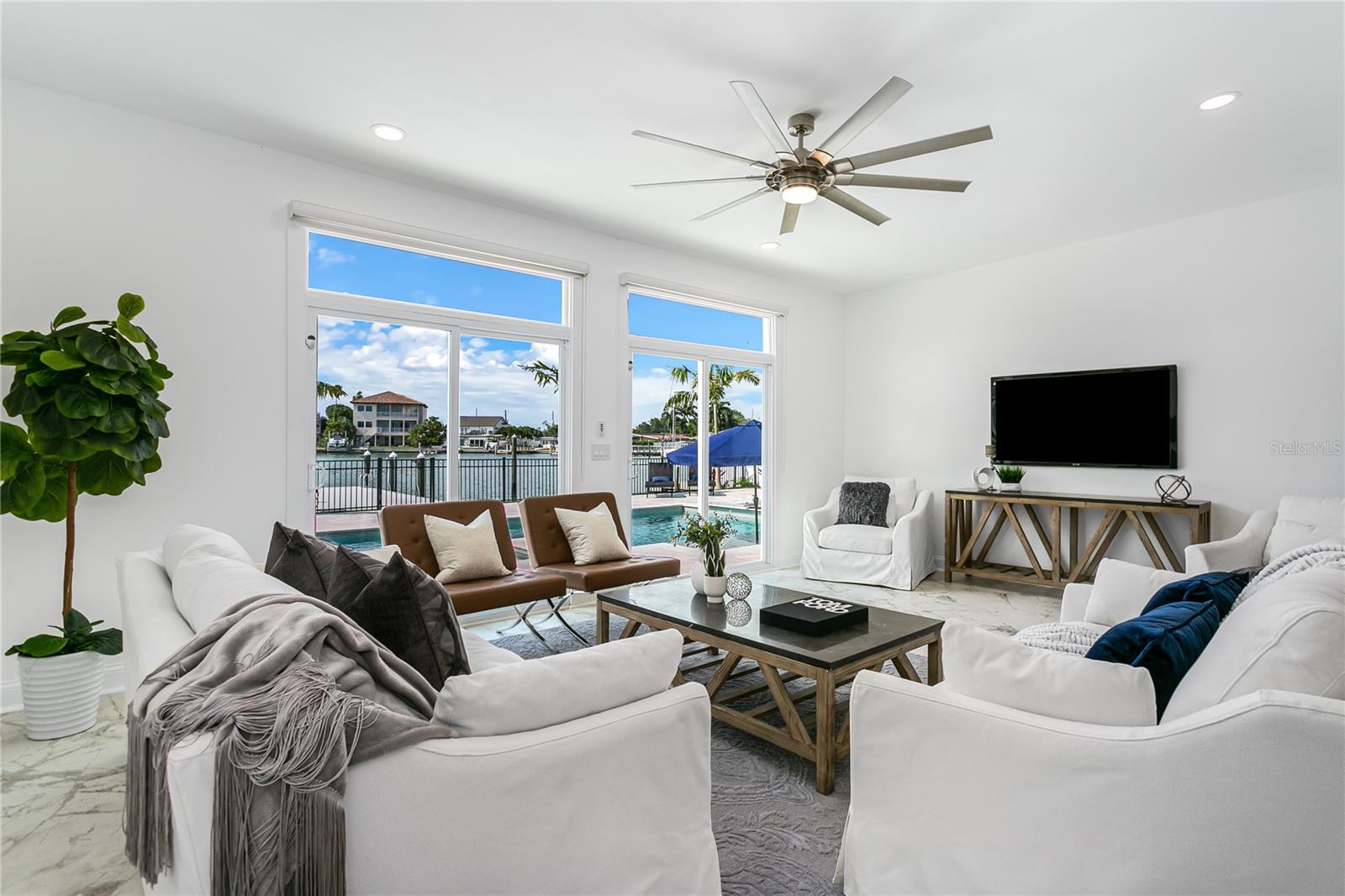 PARADISE ISLAND 1ST ADD - Residential