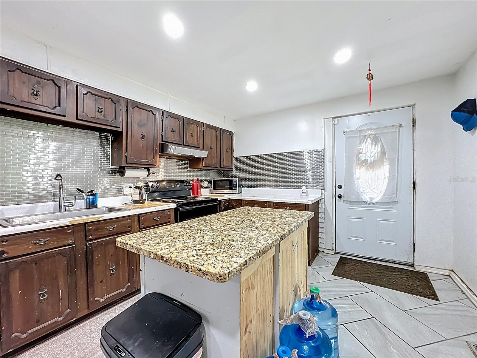 ACREAGE - Residential