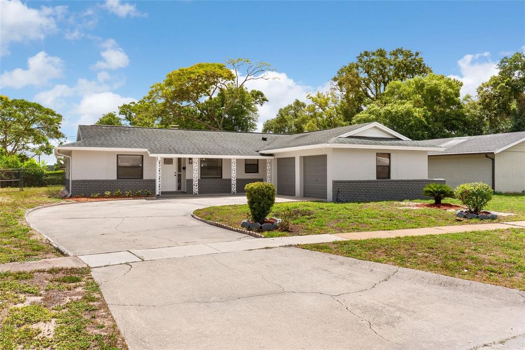 Photo of 2233 Wolf Road, Orlando, FL 32808 (MLS # O6407379)