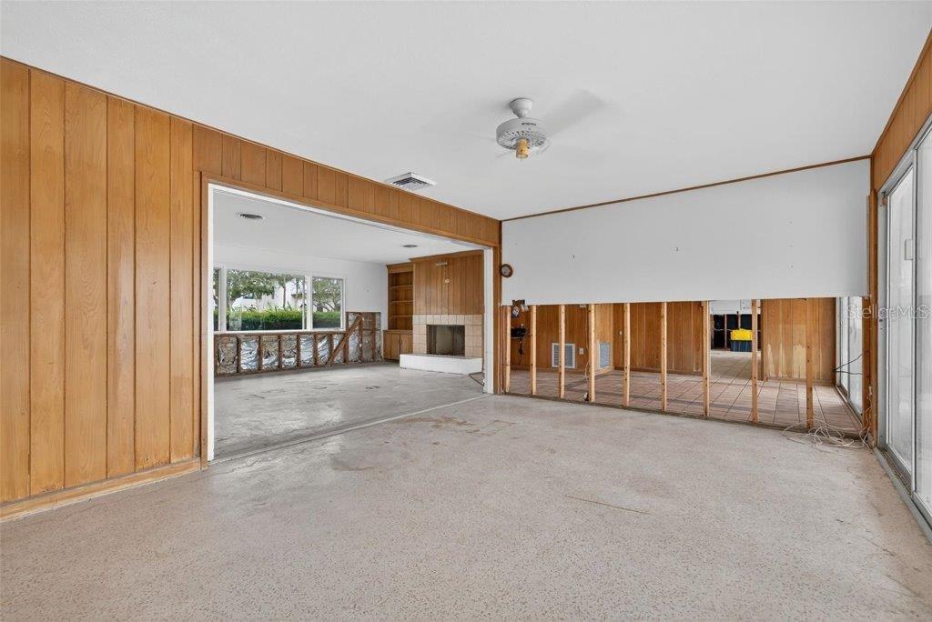 377 S SHORE DRIVE