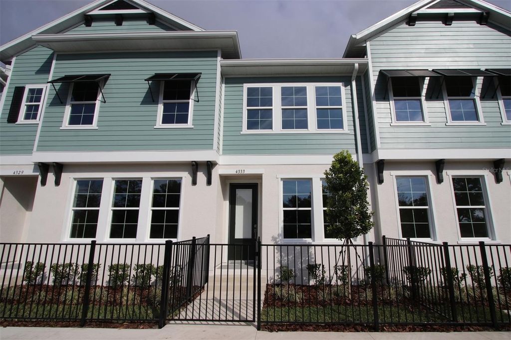 Photo of 4333 Roush Avenue, Orlando, FL 32803 (MLS # TB8479380)