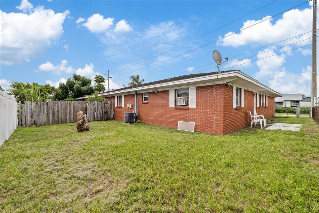 Photo of 11231 126th Avenue, Largo, FL 33778 (MLS # TB8544515)