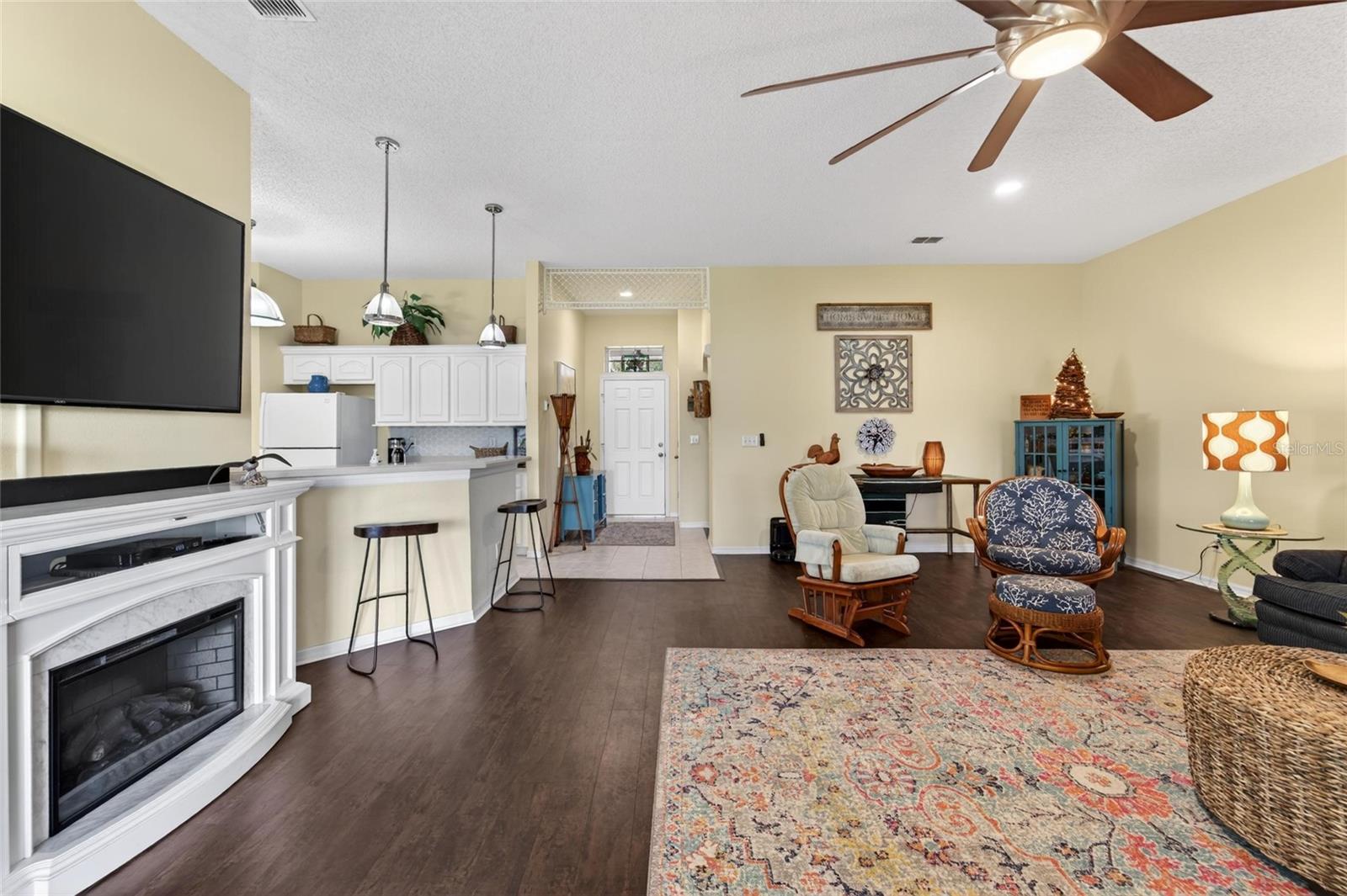 BROOKFIELD CONDO - Residential