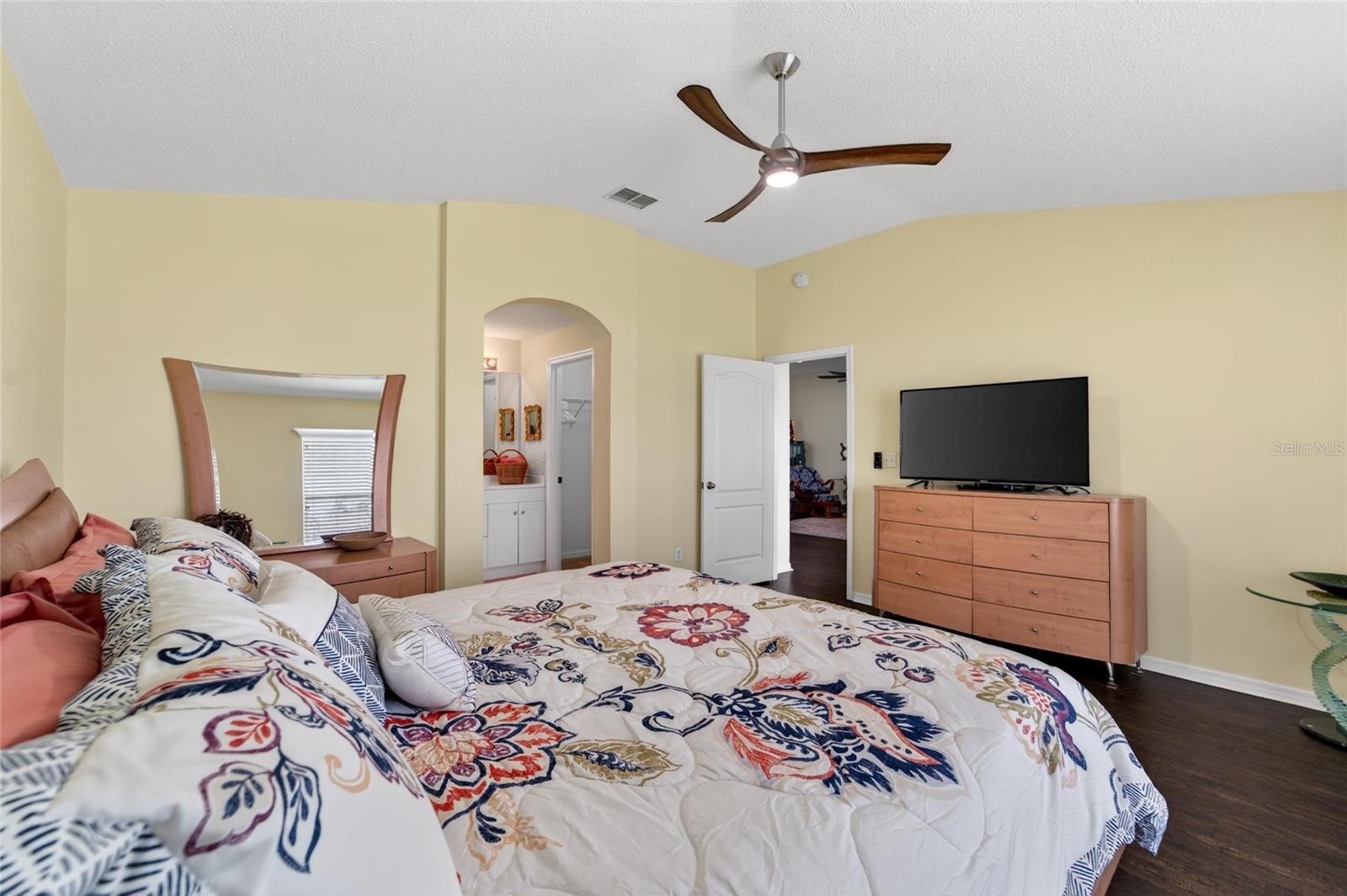 BROOKFIELD CONDO - Residential