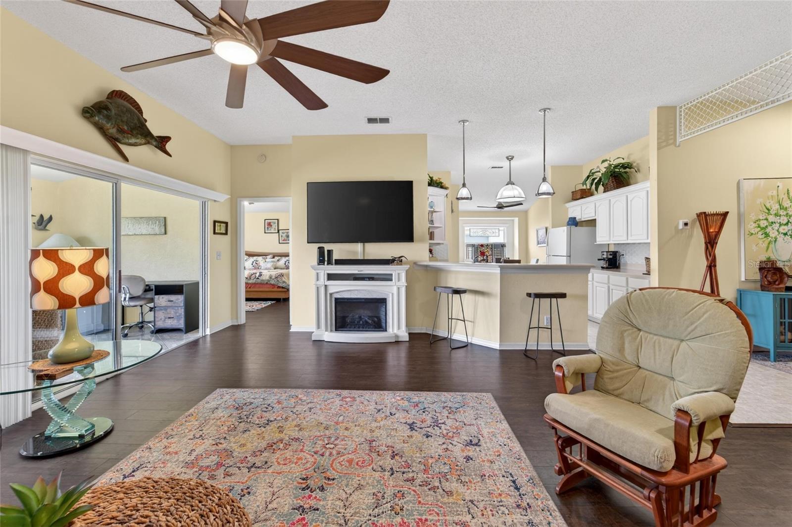 BROOKFIELD CONDO - Residential