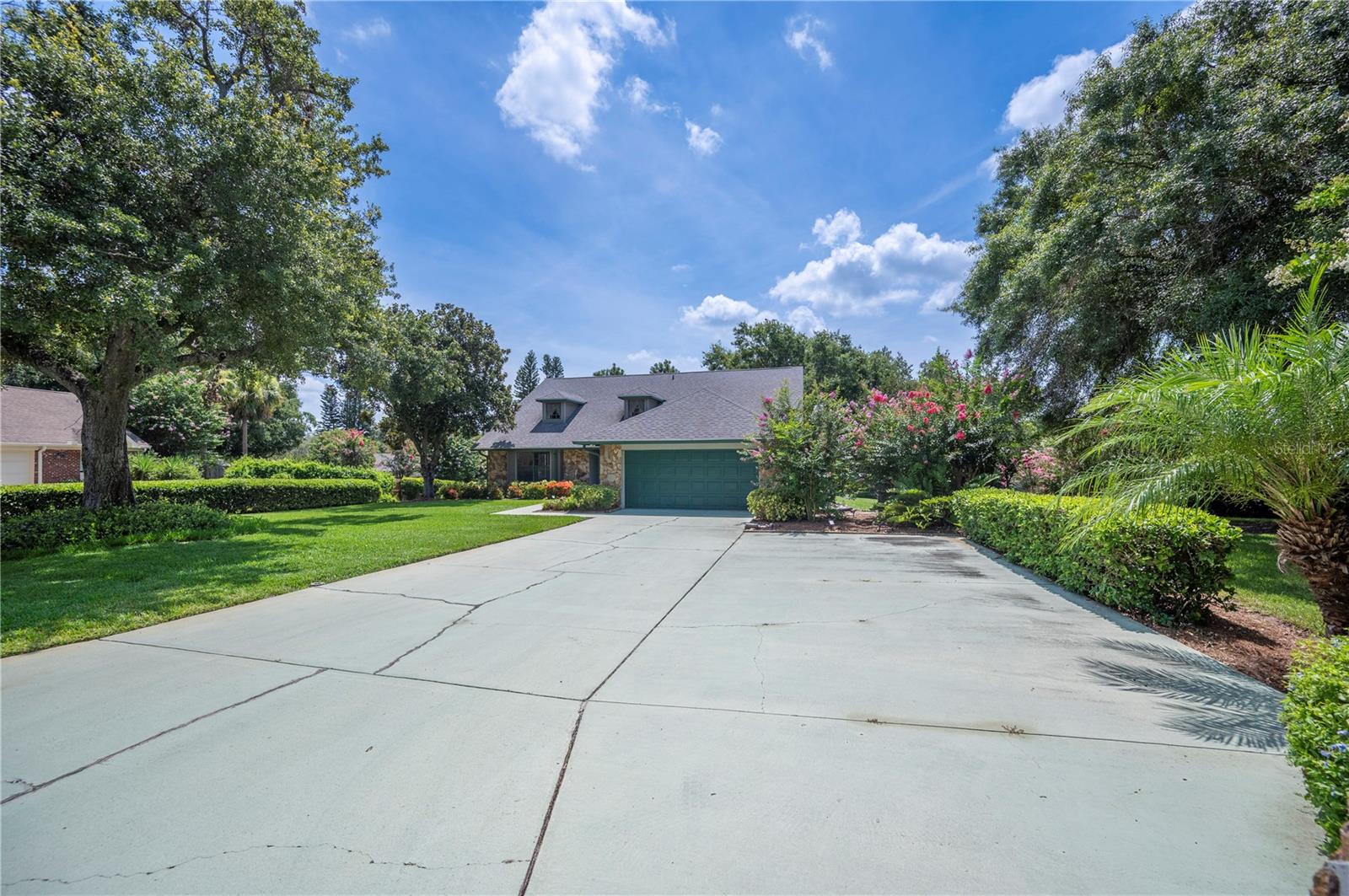 1842 PINNACLE DRIVE
