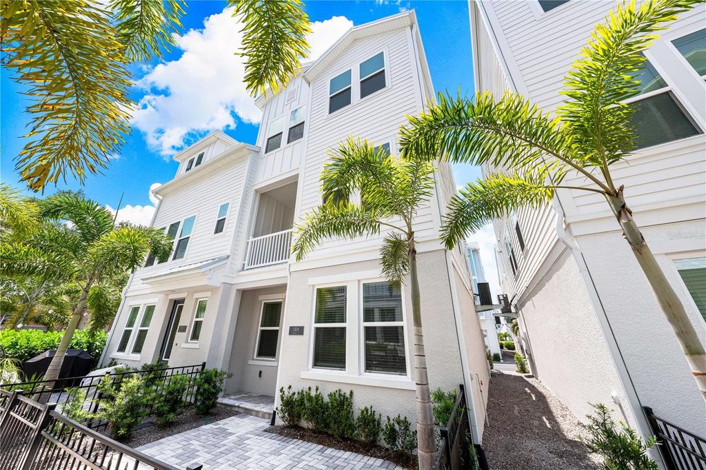 Photo of 2408 Ezzell Court, Sarasota, FL 34237 (MLS # A4652357)