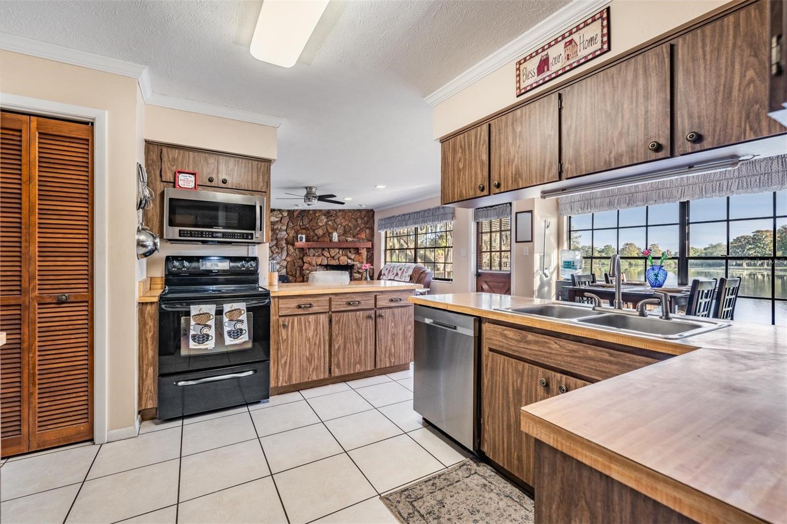 RIVERHILLS PARK UNIT 1 - Residential