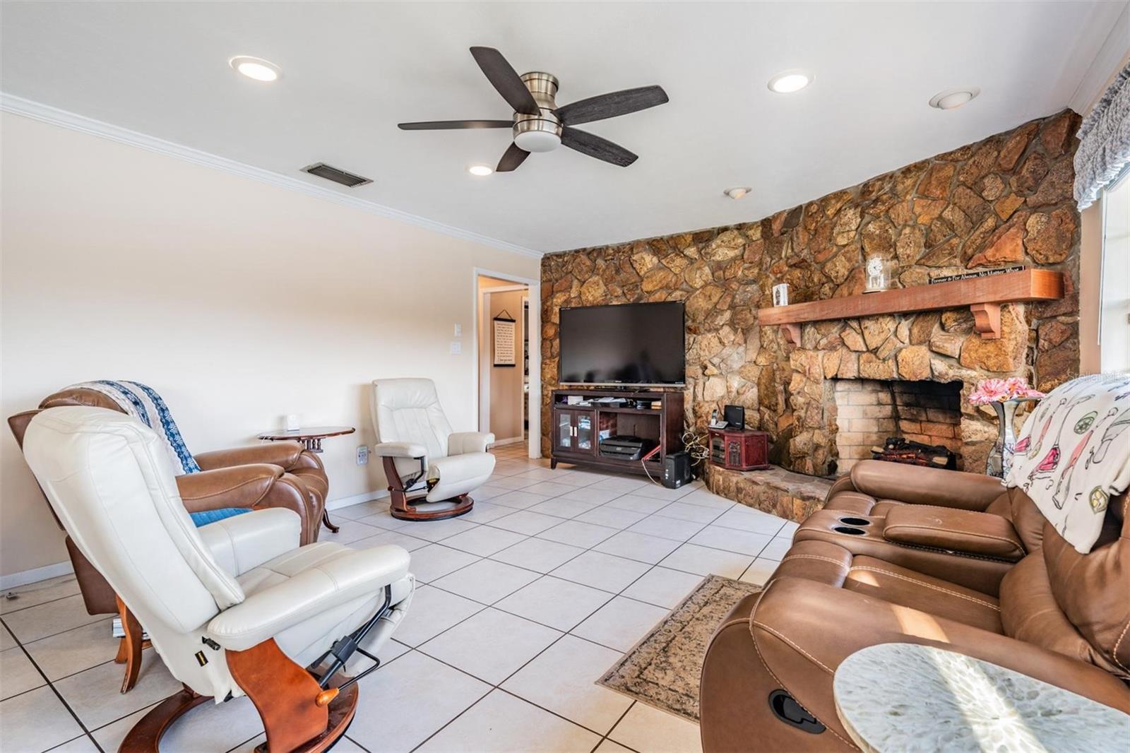 RIVERHILLS PARK UNIT 1 - Residential