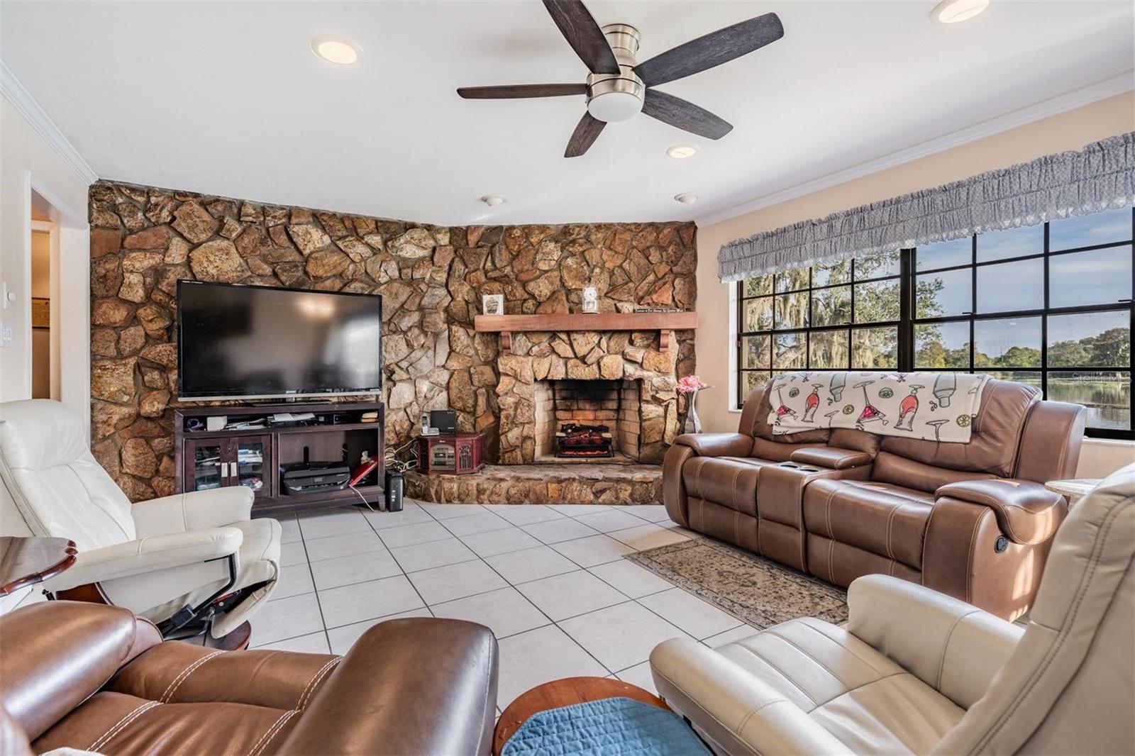 RIVERHILLS PARK UNIT 1 - Residential