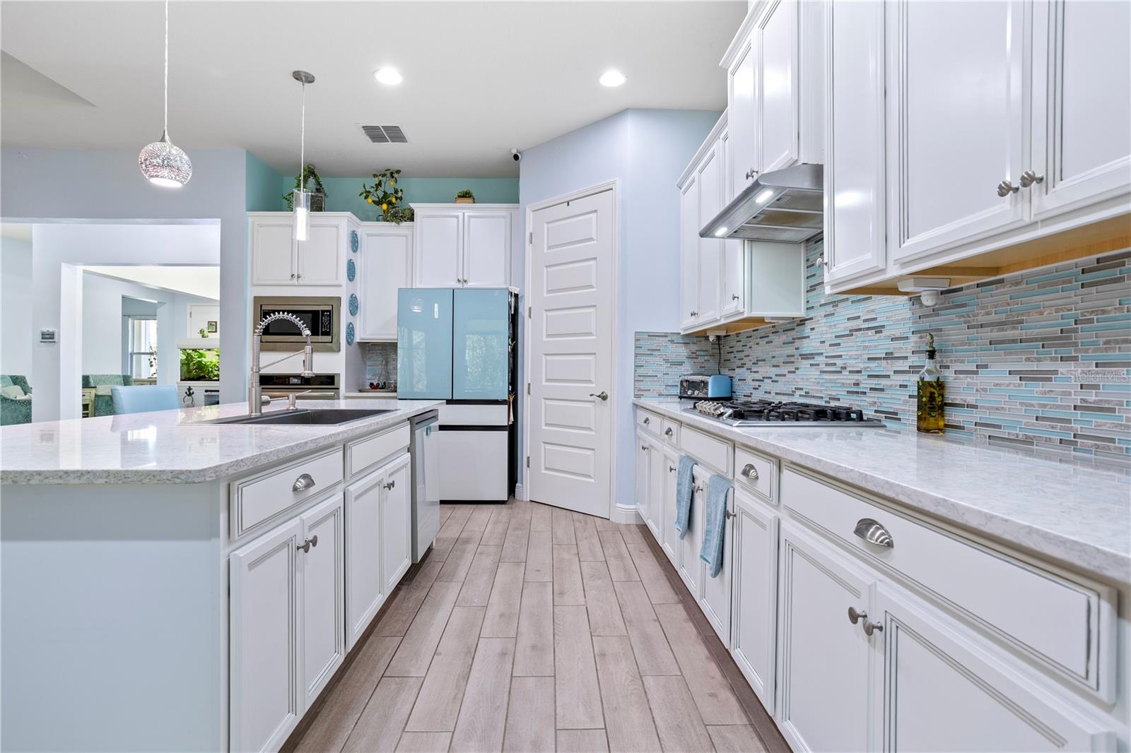 HUNTINGTON DOWNS - Residential