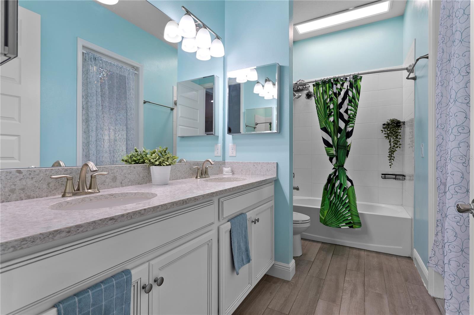 HUNTINGTON DOWNS - Residential