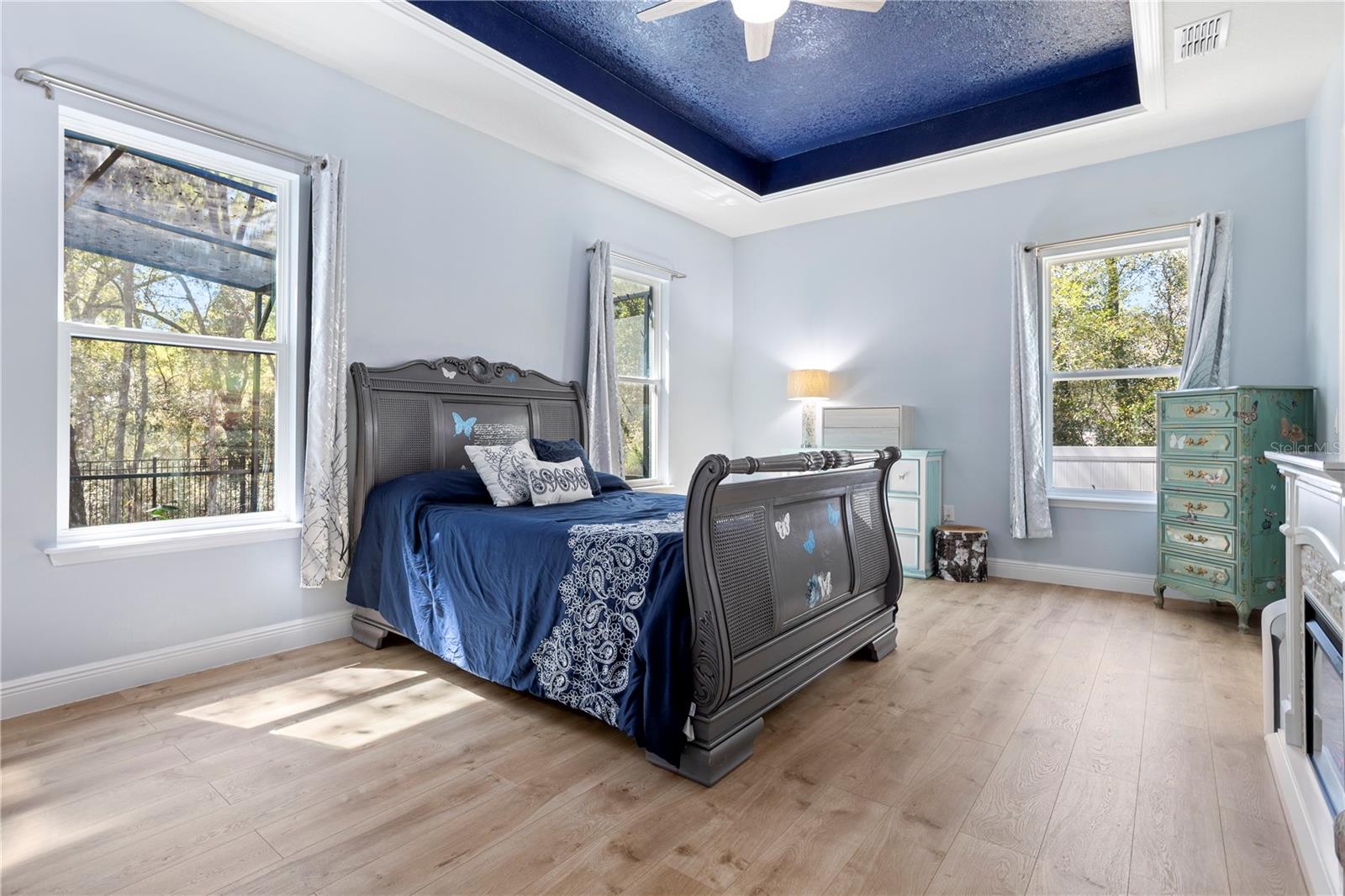 HUNTINGTON DOWNS - Residential