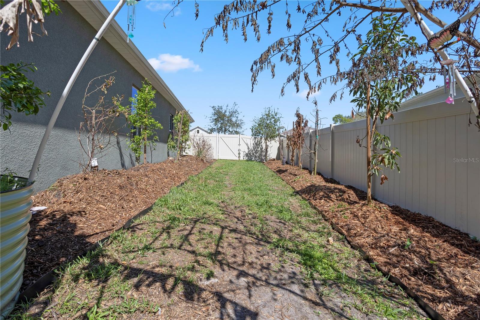 HUNTINGTON DOWNS - Residential