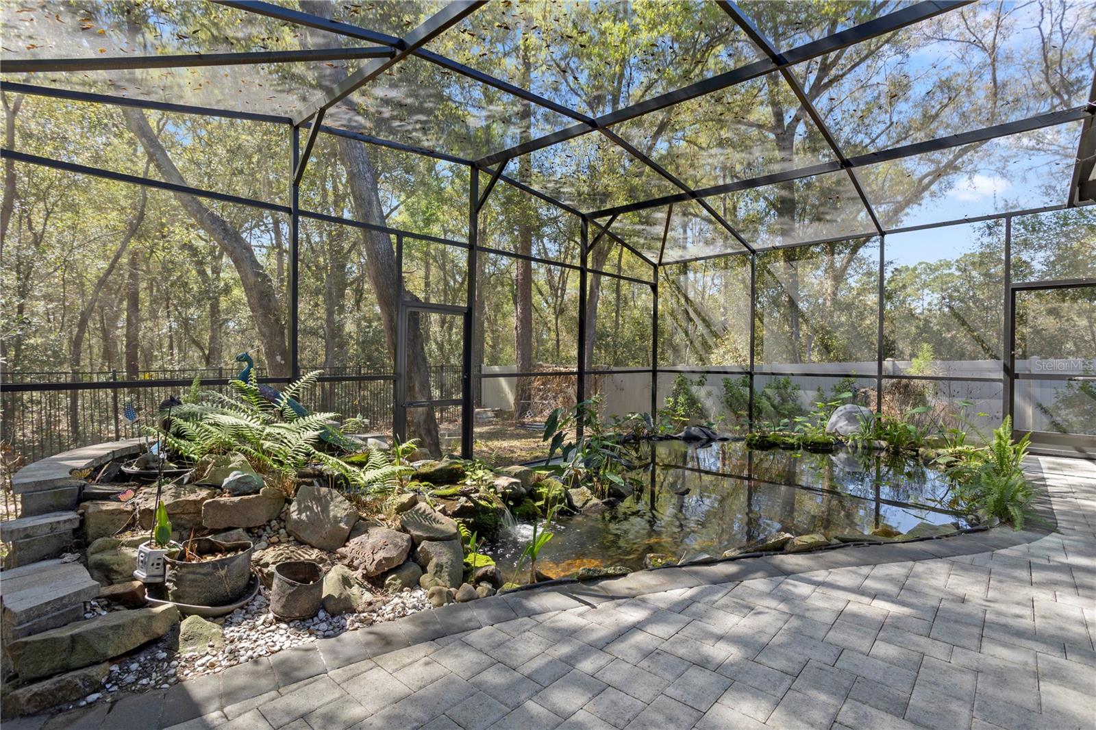 HUNTINGTON DOWNS - Residential