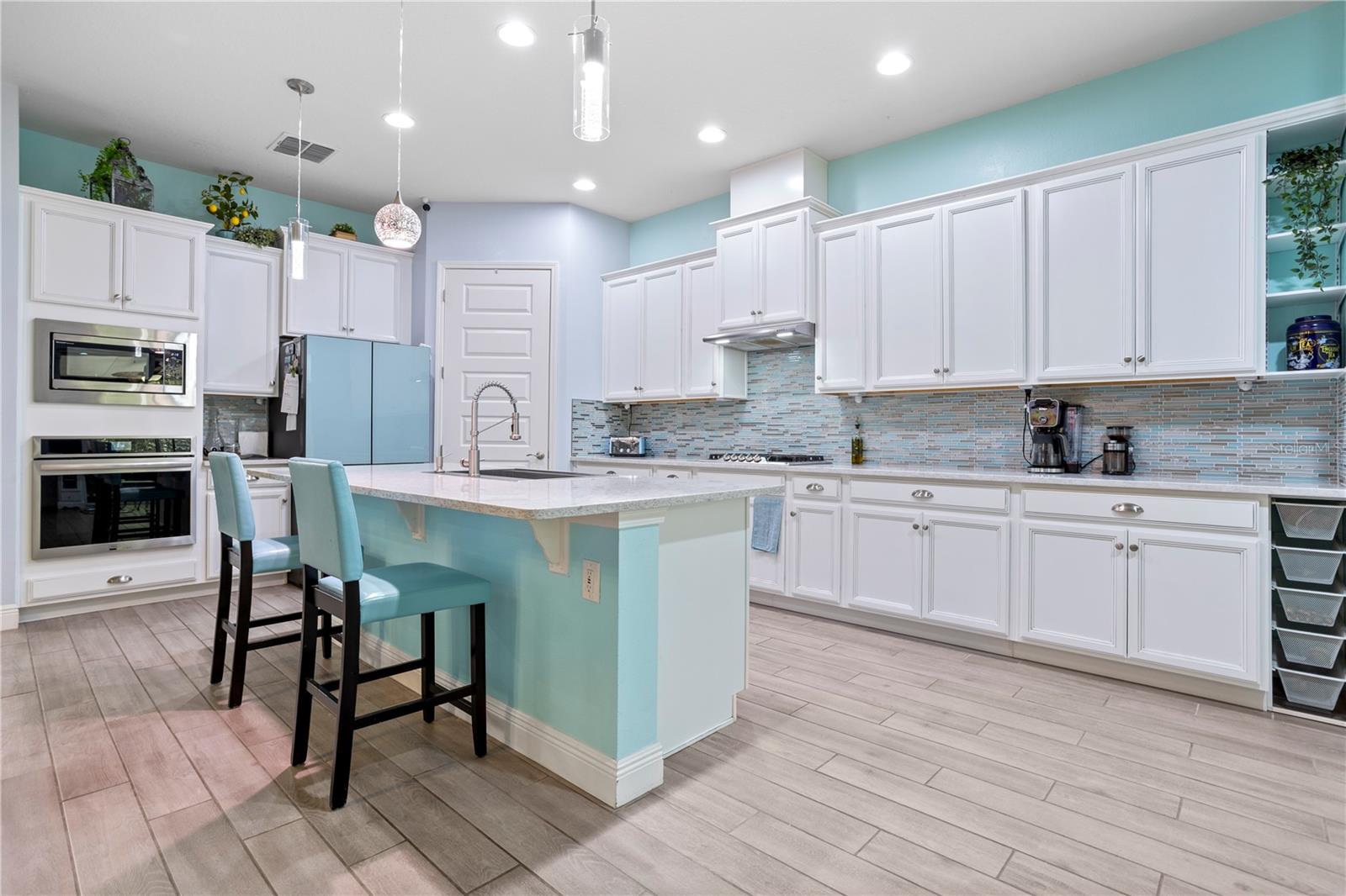 HUNTINGTON DOWNS - Residential