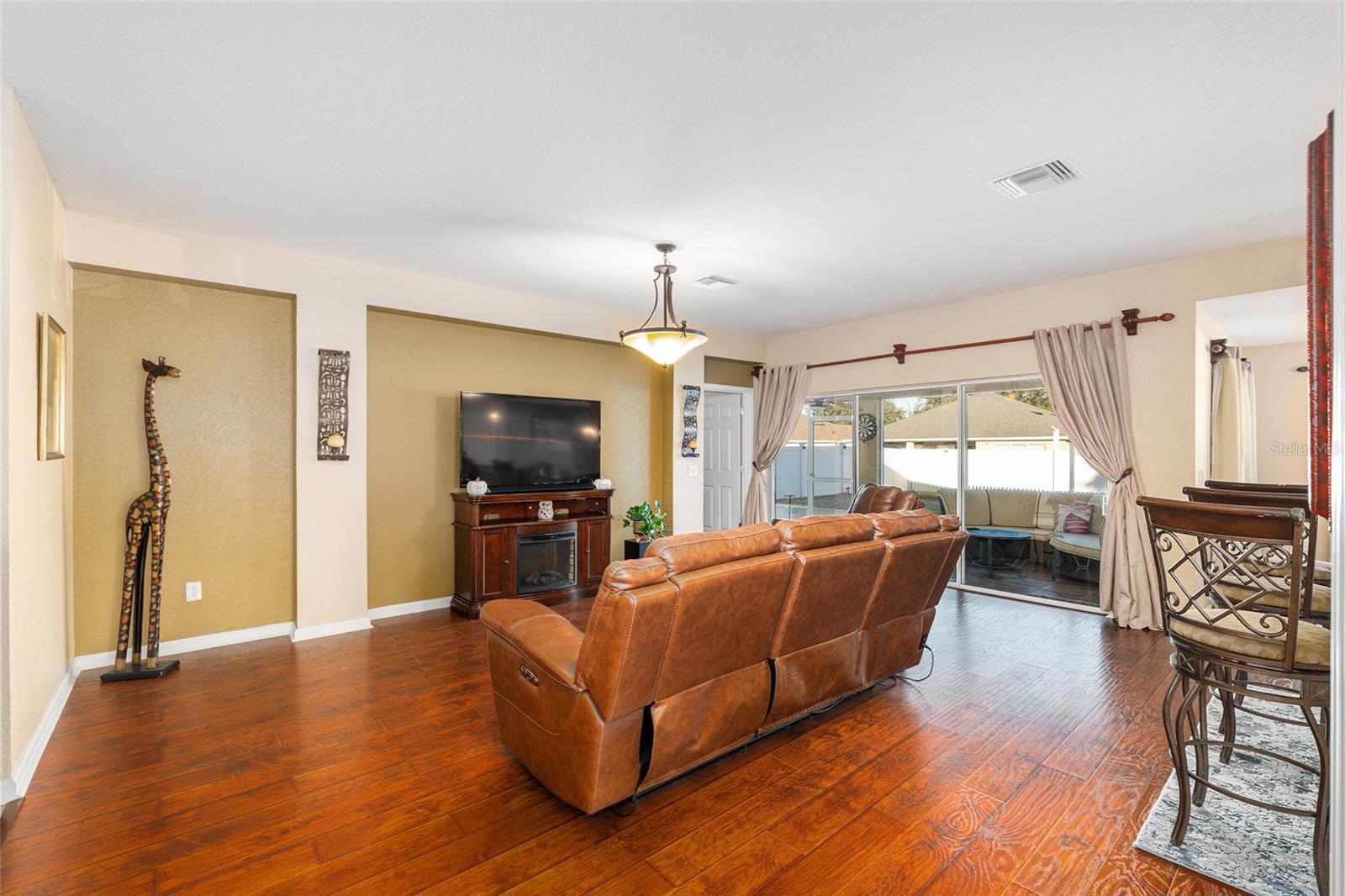 RED HAWK - Residential