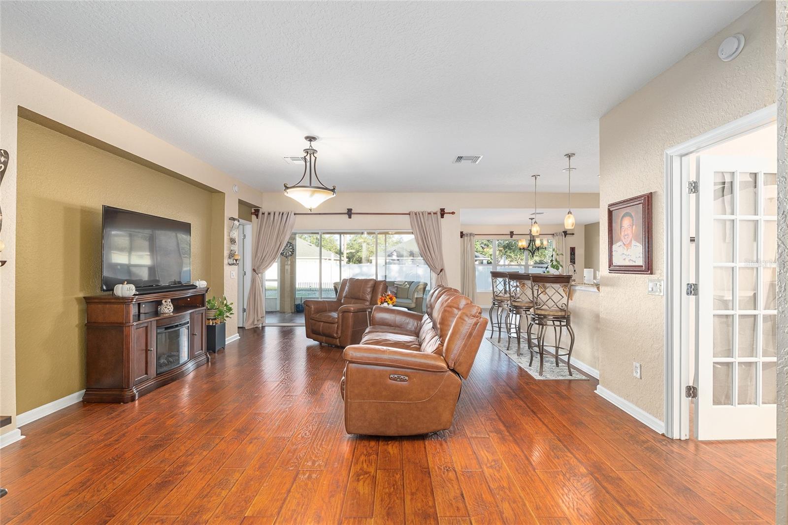 RED HAWK - Residential