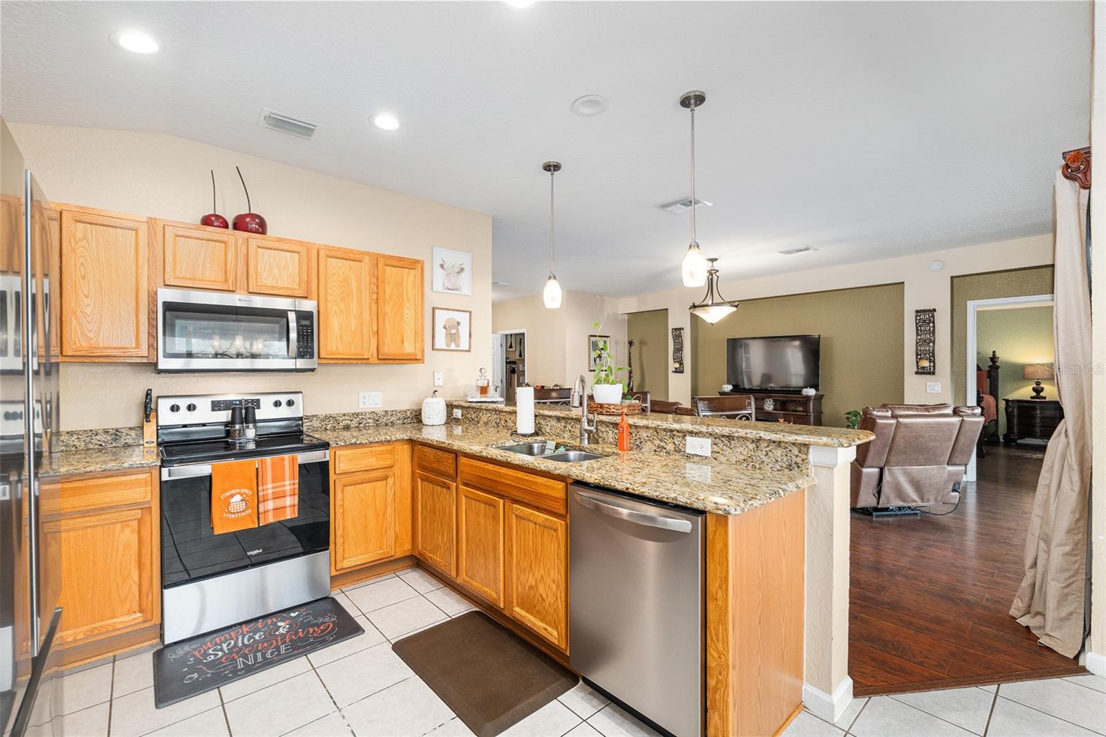 RED HAWK - Residential