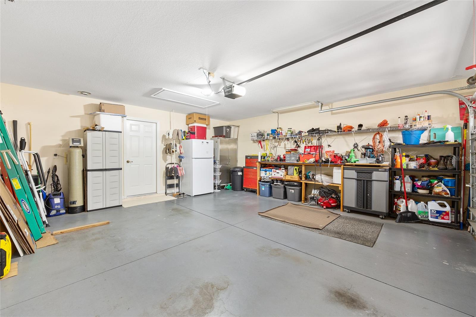 SUMMERGLEN - Residential