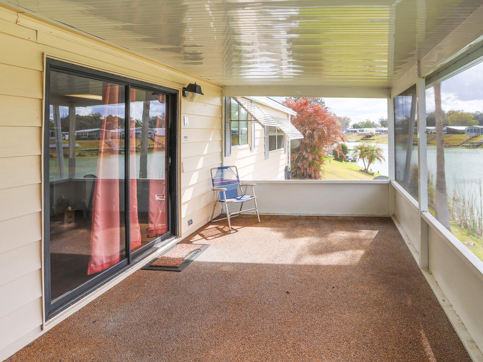 FLORAL LAKES - Residential