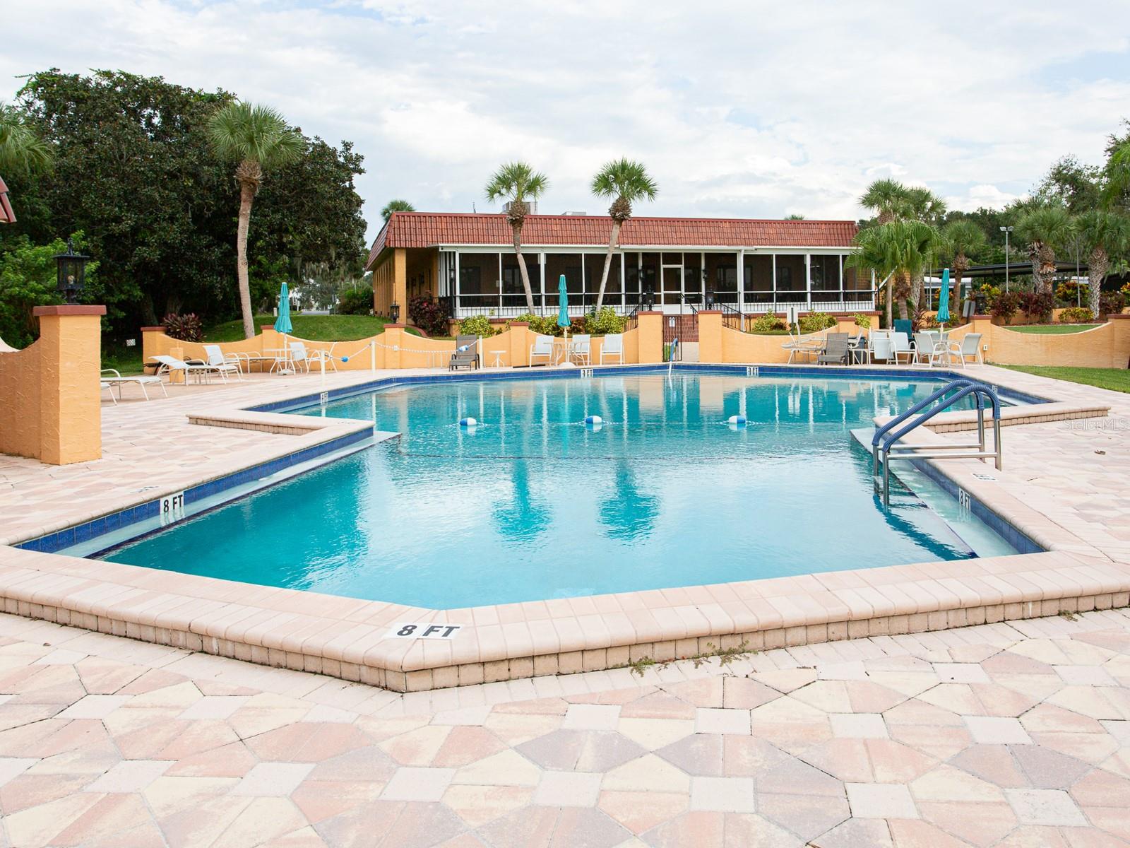 FLORAL LAKES - Residential