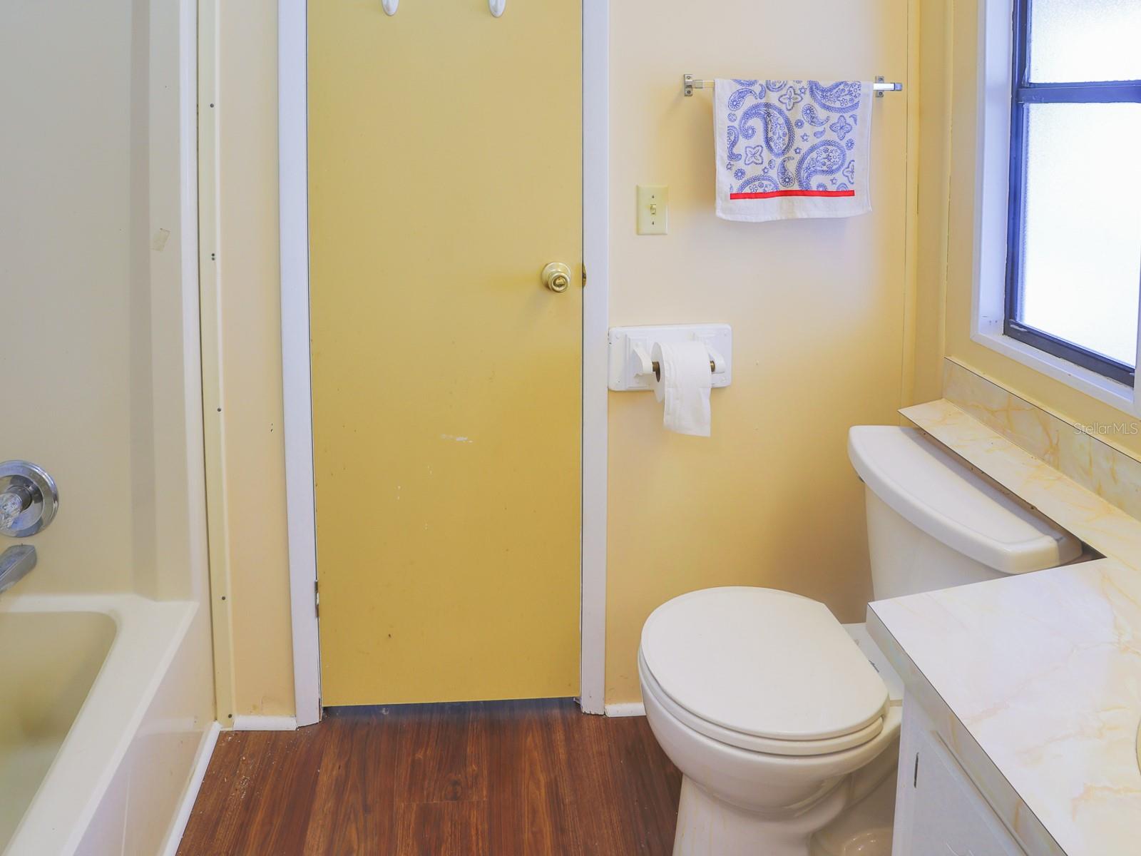 FLORAL LAKES - Residential