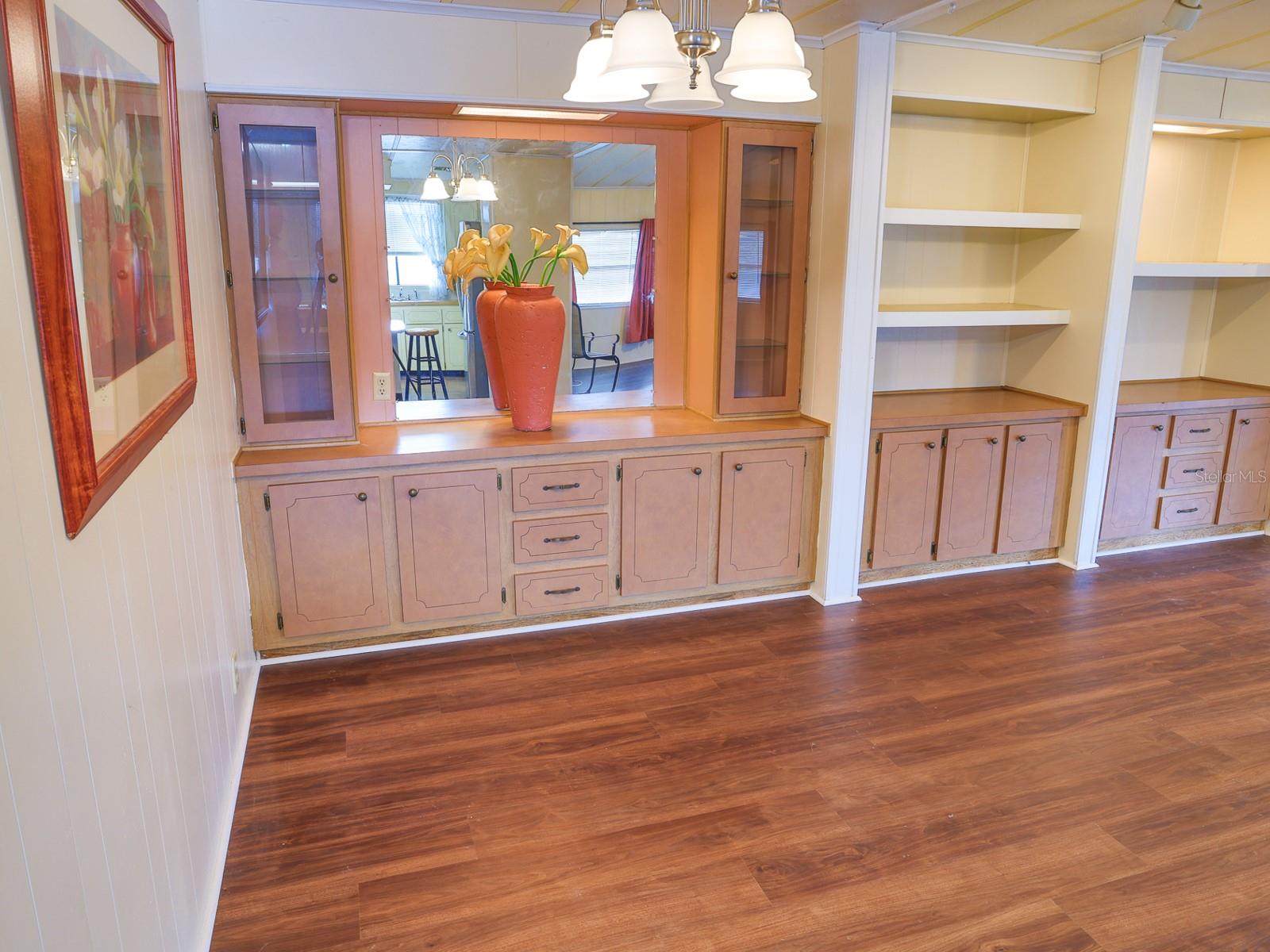 FLORAL LAKES - Residential