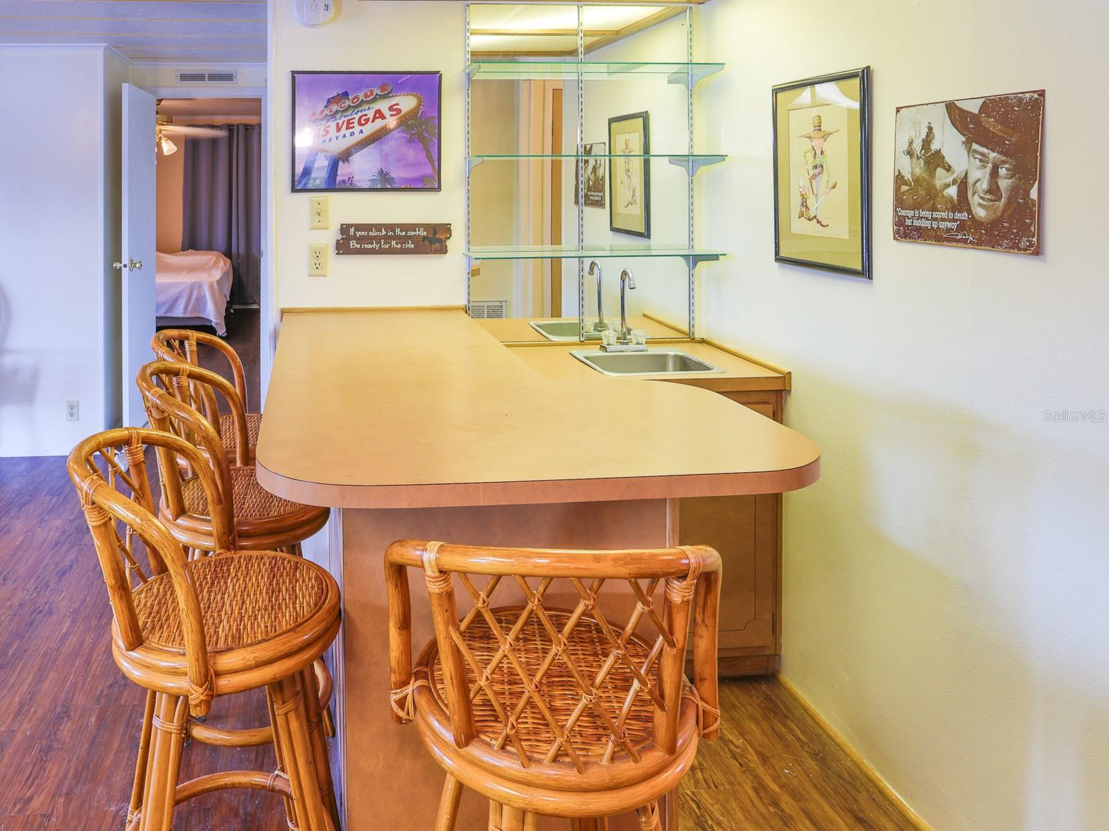 FLORAL LAKES - Residential