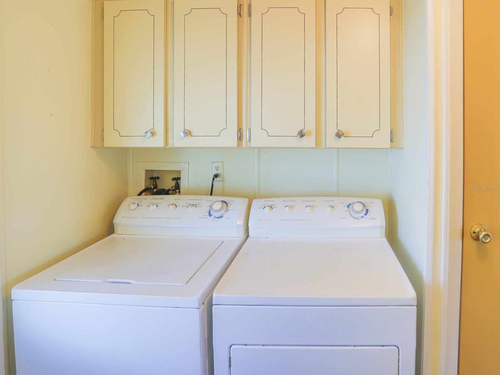 FLORAL LAKES - Residential