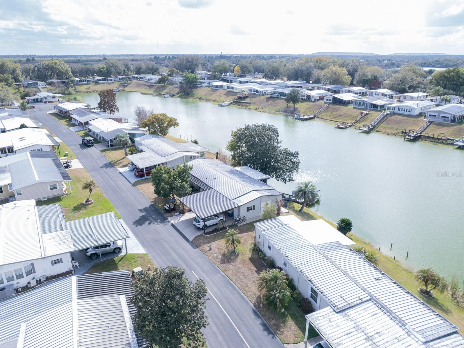 FLORAL LAKES - Residential