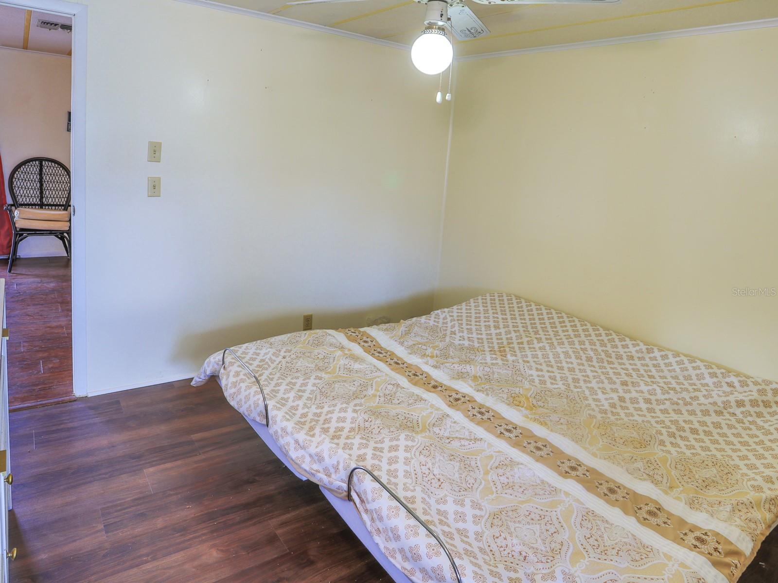 FLORAL LAKES - Residential