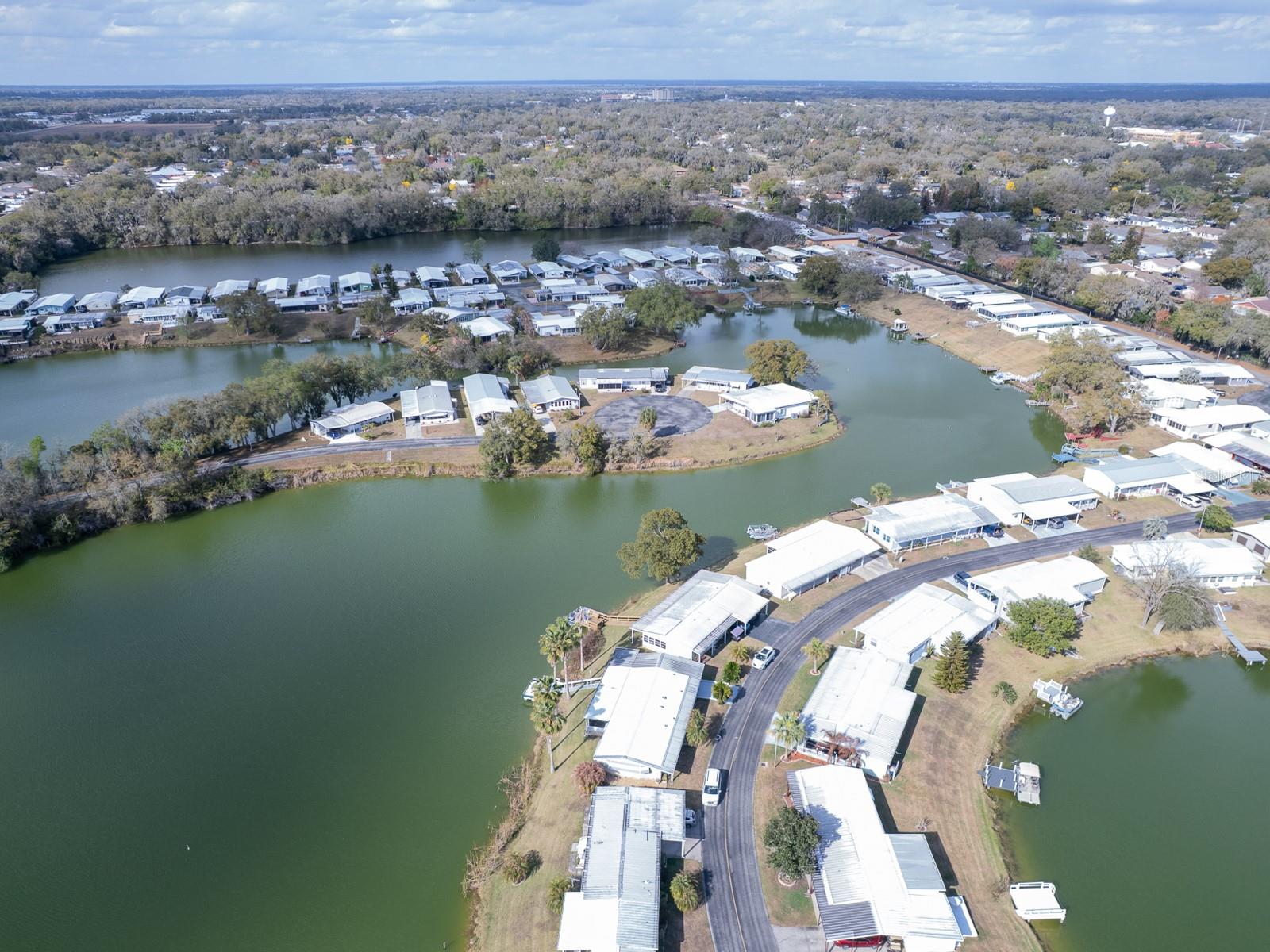 FLORAL LAKES - Residential