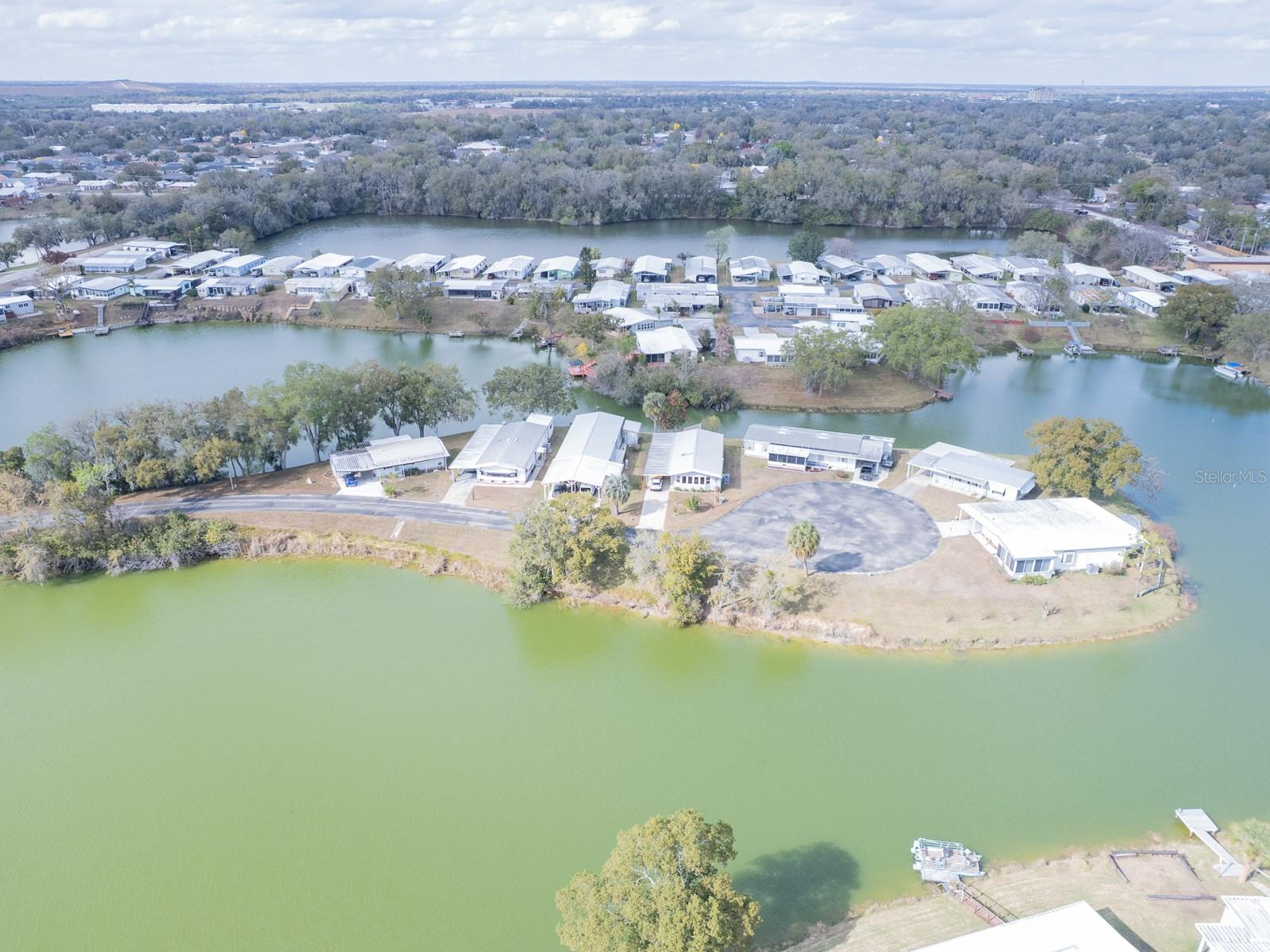 FLORAL LAKES - Residential