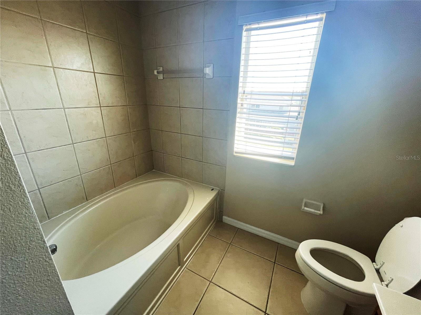 RETREAT AT TWIN LAKES REPLAT - Residential Lease