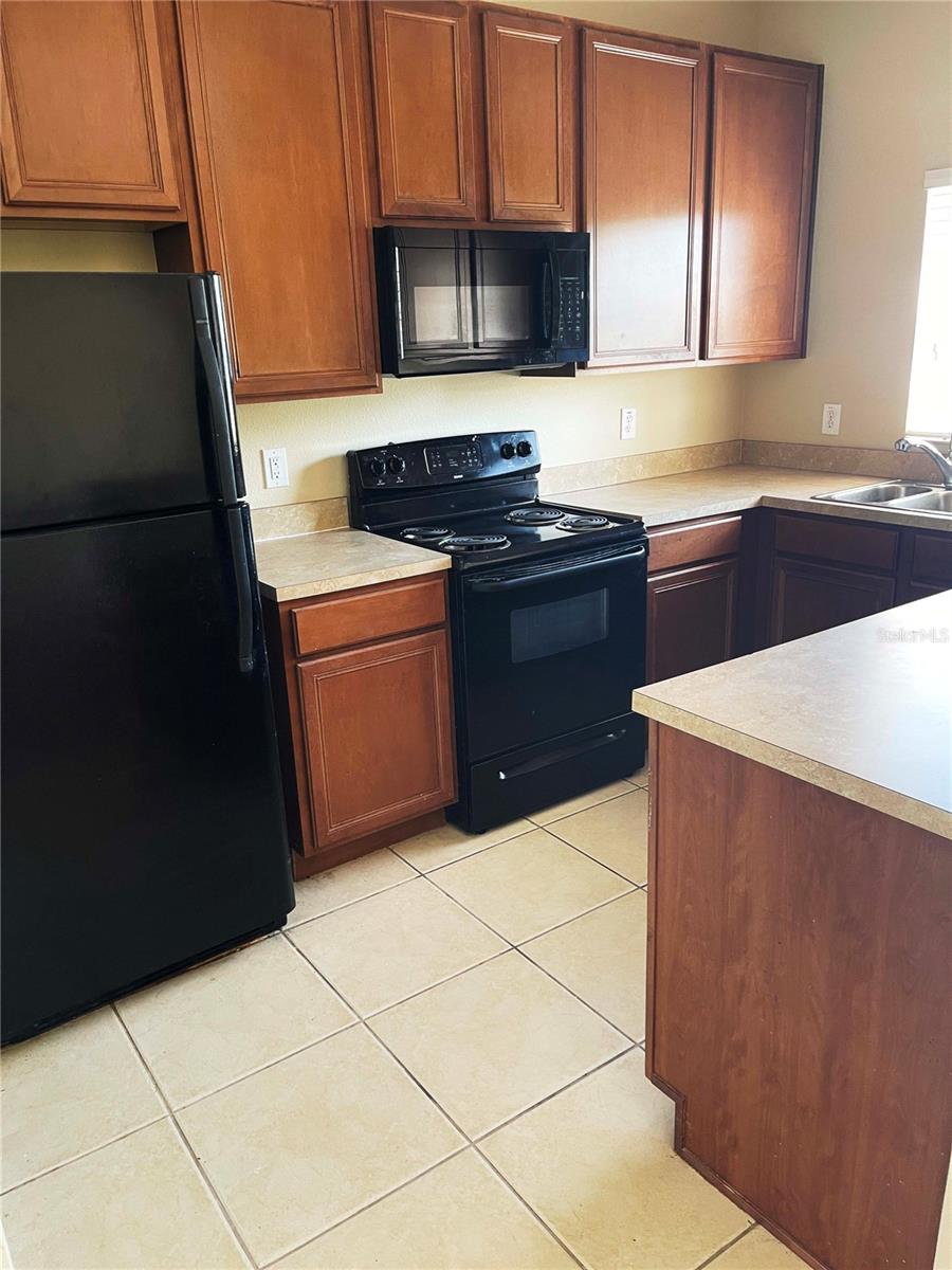 RETREAT AT TWIN LAKES REPLAT - Residential Lease