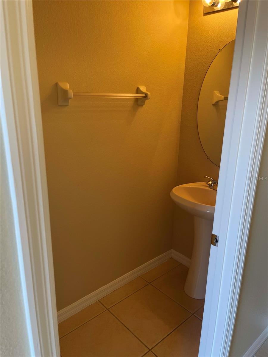 RETREAT AT TWIN LAKES REPLAT - Residential Lease