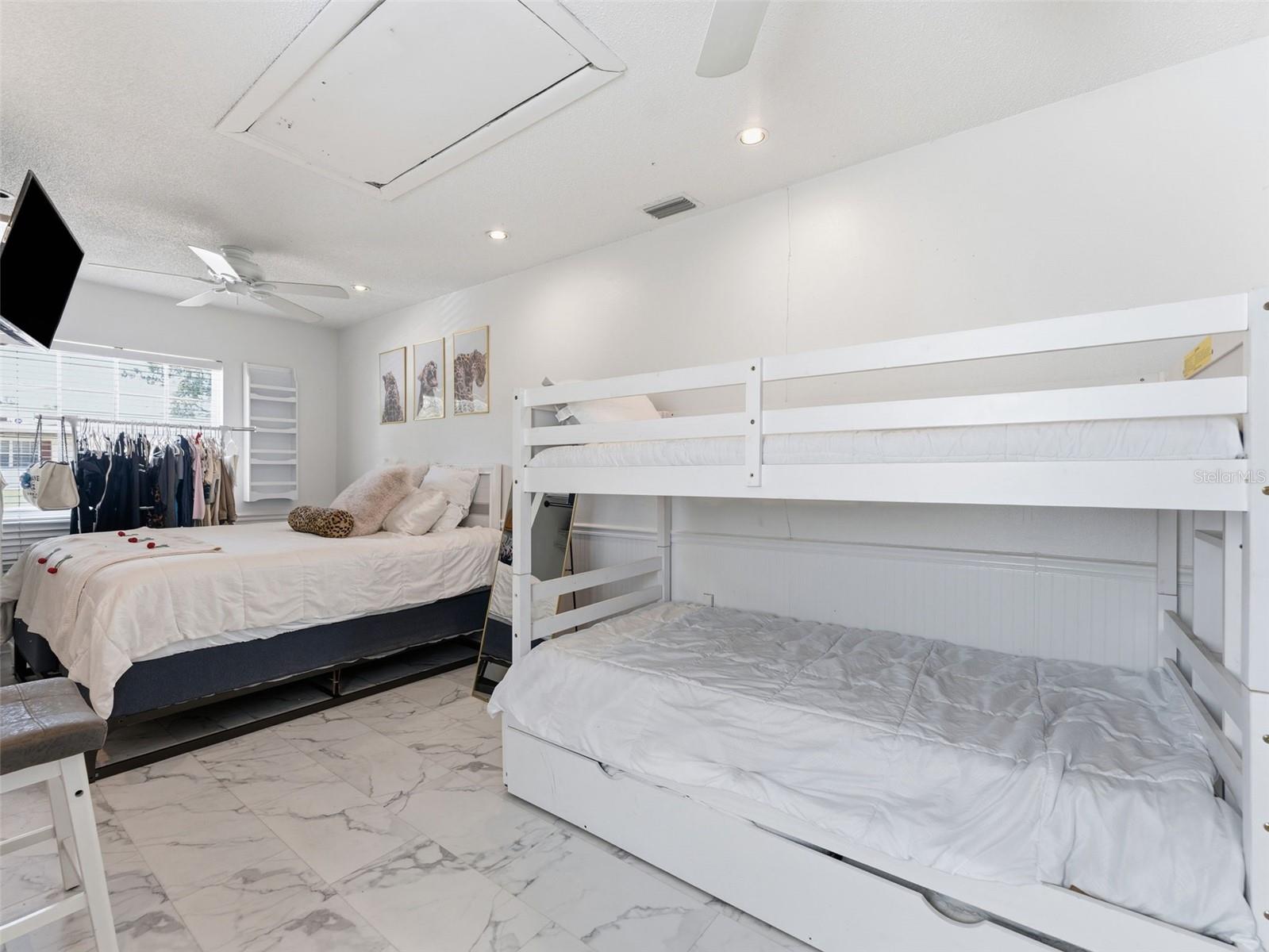 HENDERSON ROAD SUB UNIT 4 - Residential
