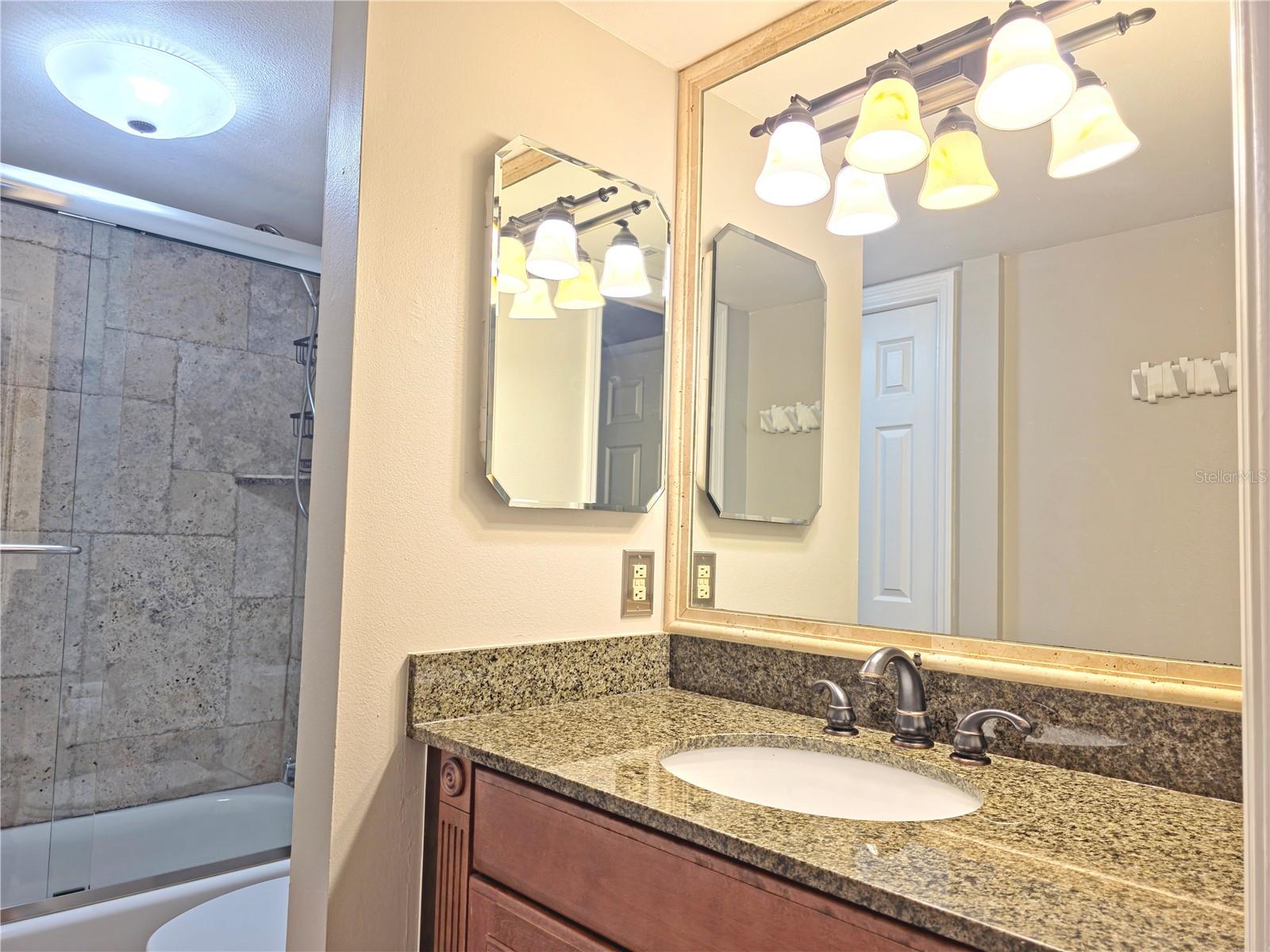 LAS CASAS - Residential Lease