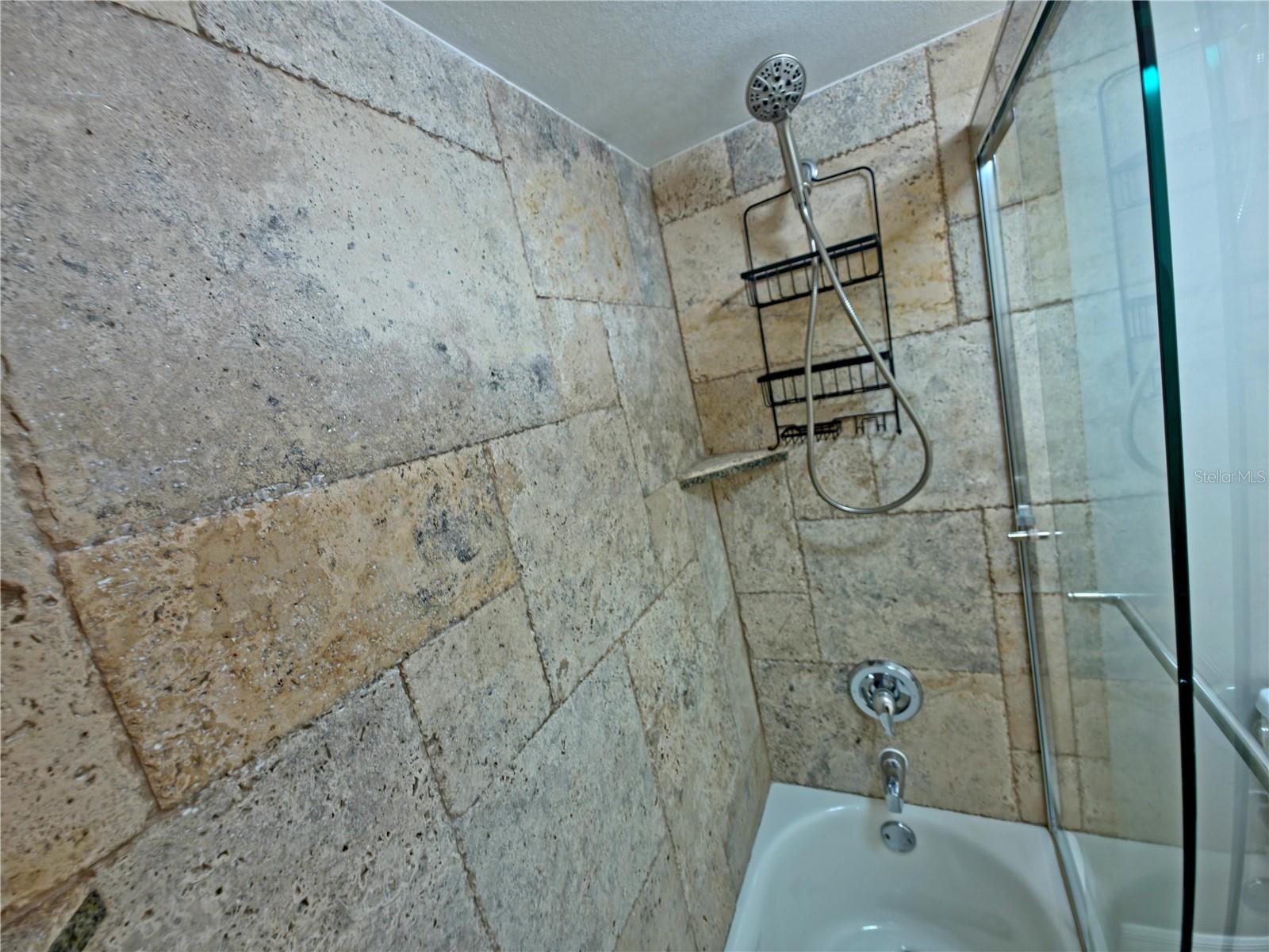 LAS CASAS - Residential Lease