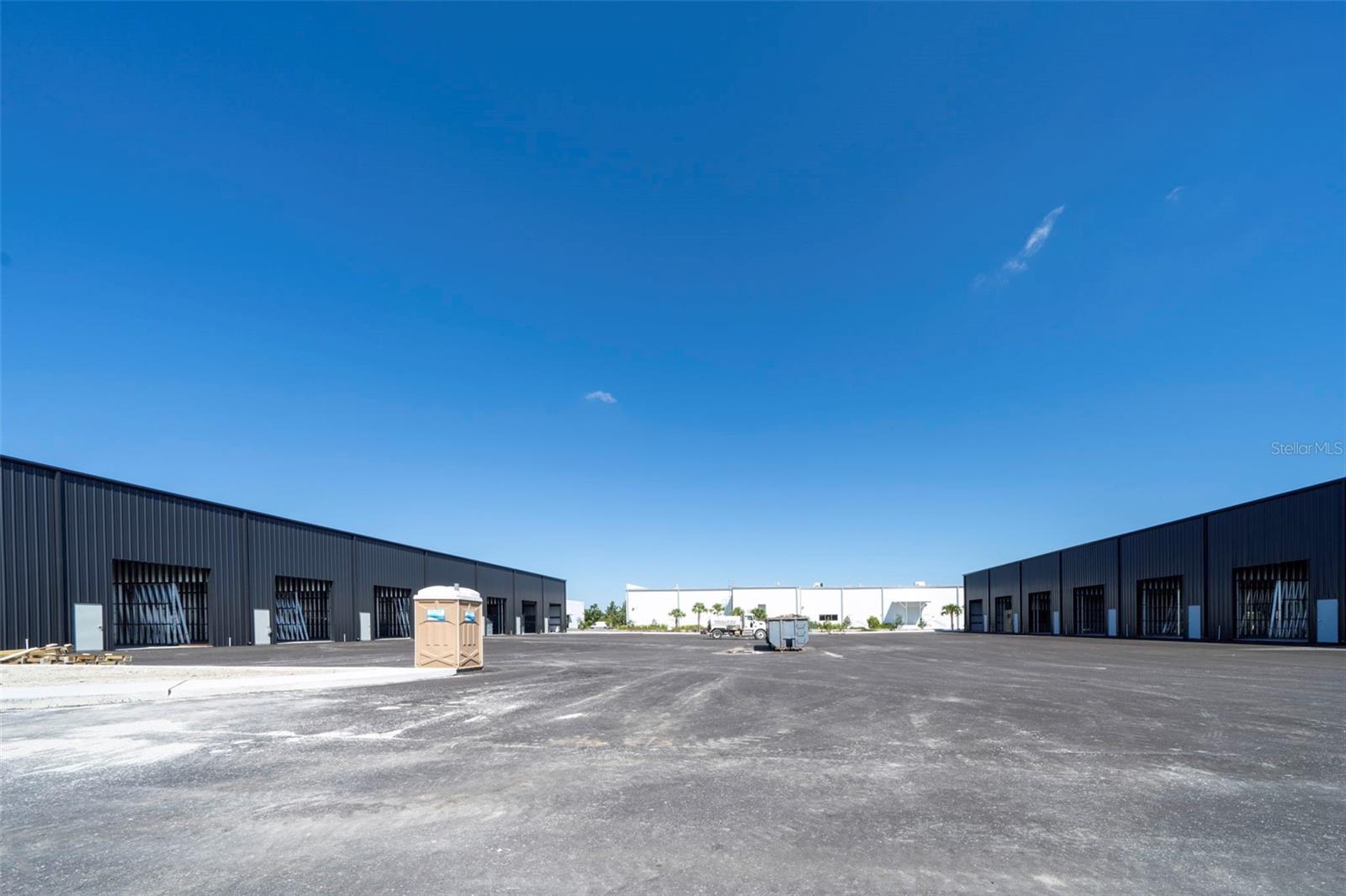 8411-8419 DUFFIE DRIVE