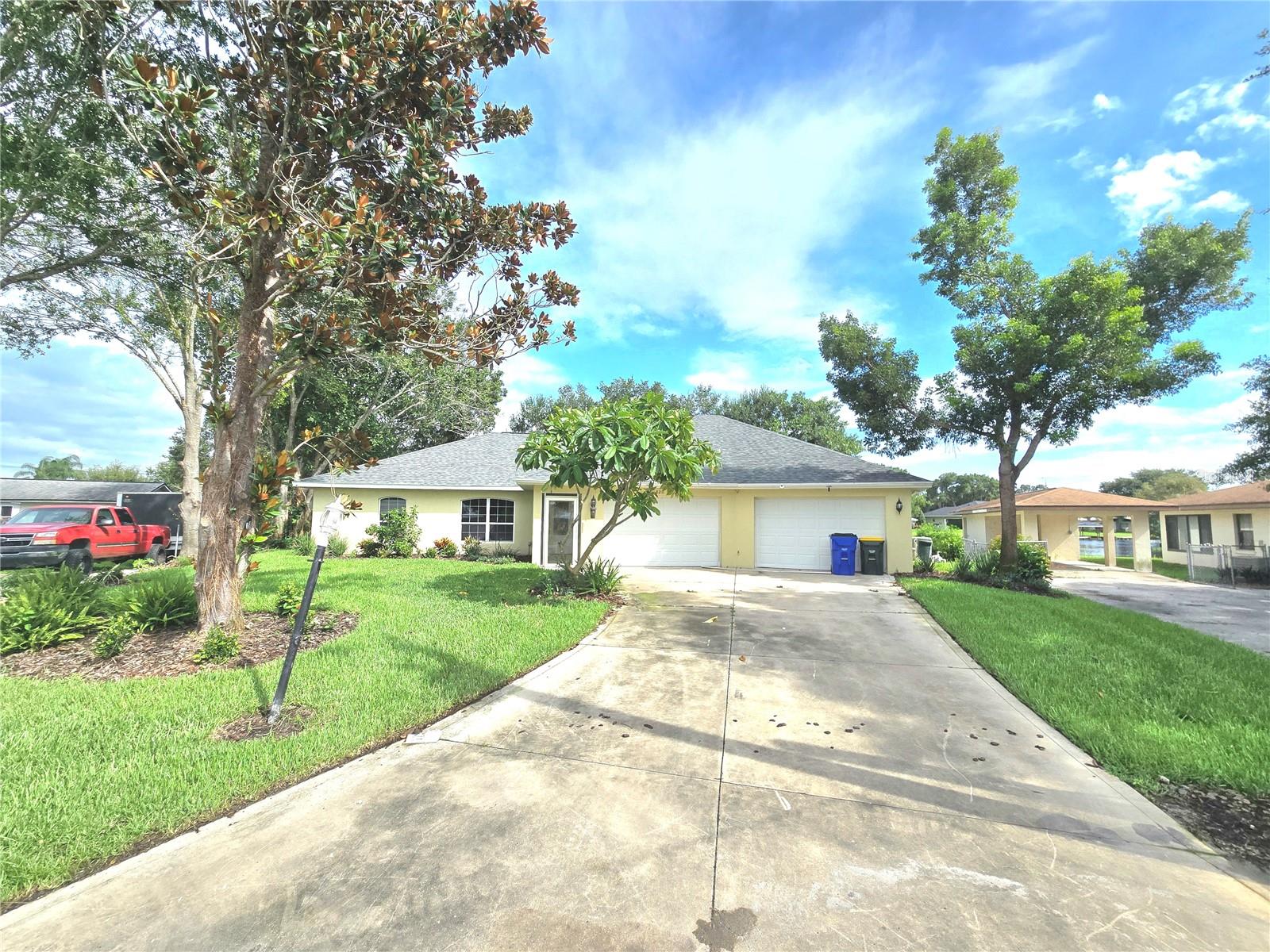 Welcome to this spacious 3-bedroom, 3-bath home in the sought-after Erin Parks Canals neighborhood! Step inside to find a large open floor plan with soaring vaulted ceilings that create an airy, welcoming feel. The kitchen offers a convenient breakfast bar, with a dining area and laundry room just steps away for everyday ease.
The split-bedroom layout ensures privacy, with generously sized bedrooms throughout. The primary suite serves as a relaxing retreat with its own private bath. A highlight of the home is the expansive Florida room, over 550 sq ft of additional space under air (not included in the home’s main square footage), complete with a wet bar, making it perfect for entertaining or simply enjoying the views year-round.
Out back, enjoy direct canal water views and the convenience of a rear garage door facing the canal, providing easy access to the ramp for launching your boat or jet ski. The home also boasts a massive pass-through 3-car garage with over 1,400 sq ft of space, plus a full bathroom, making it ideal for boating days, storage, or workshop needs.
Additional upgrades include a brand-new roof installed in July 2025, giving peace of mind for years to come.
With its functional design, incredible bonus spaces, and unbeatable canal access, this home offers the best of comfort, lifestyle, and Florida living all in one.