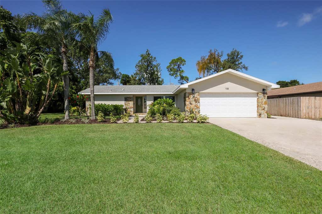 Photo of 108 70th Street NW, Bradenton, FL 34209 (MLS # A4703387)