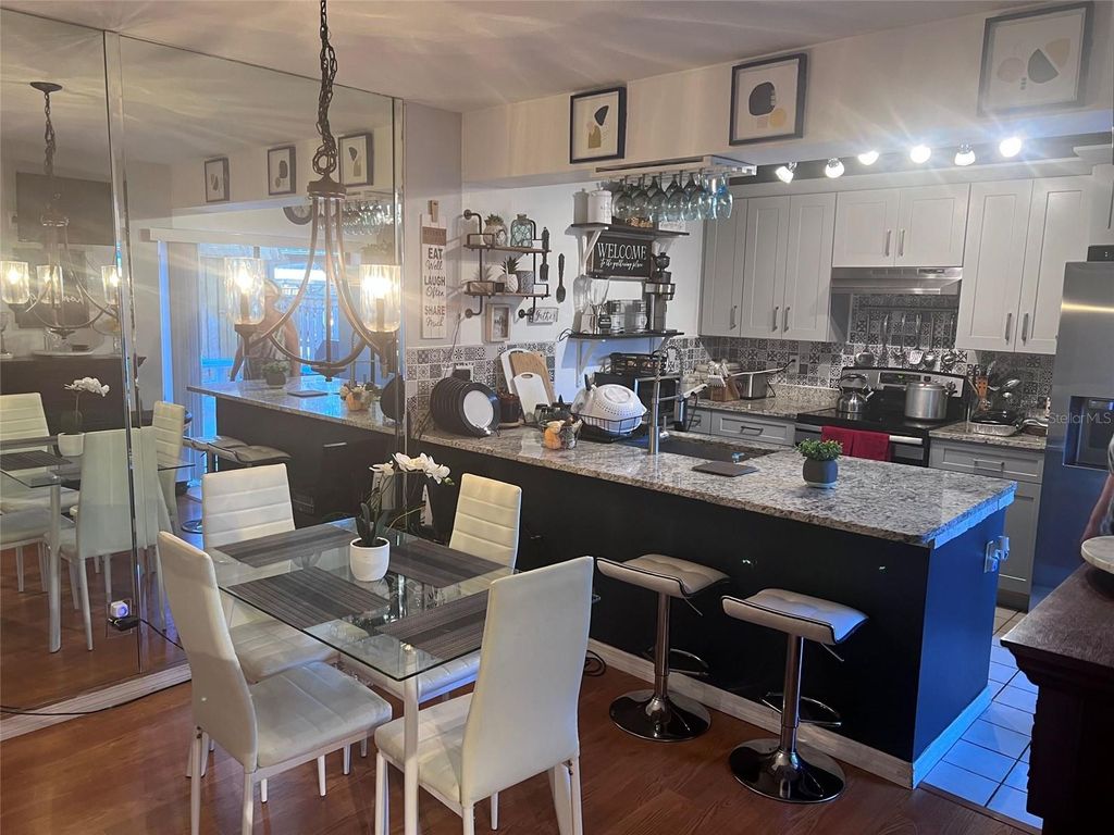 Photo of 2942 Poplar Avenue, Leesburg, FL 34748 (MLS # G5099603)