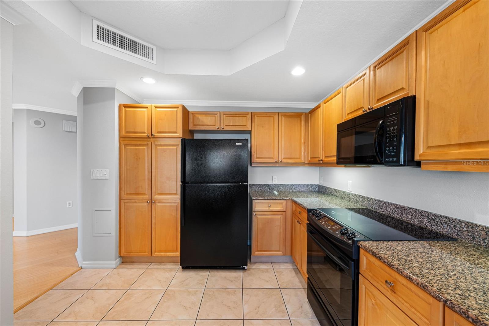 THE GRANDVIEW A CONDO - Residential Lease